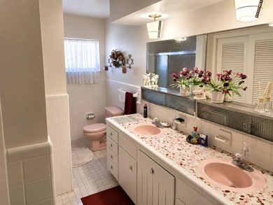 Hard-to-find move-in-ready large 3 bed / 2 bath home on a - photo 3