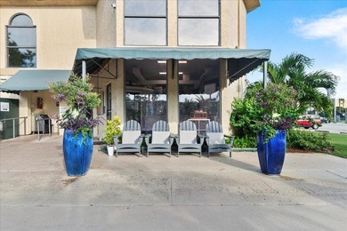 Beautifully updated 2-bedroom, 2-bath penthouse condo in the - photo 44