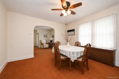 Charming 3 bedroom, 1.25-bath colonial style detached home on - photo 7