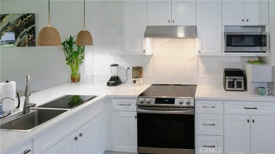 Welcome to Saddleback Park Villas, where comfort, convenience - photo 1
