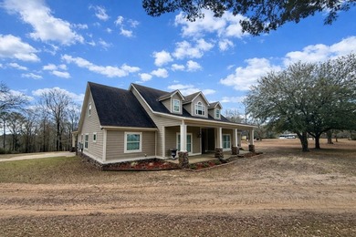 This gorgeous 5 bedroom, 3.5 bath home with a bonus room offers - photo 2