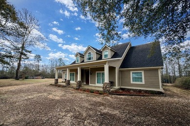 This gorgeous 5 bedroom, 3.5 bath home with a bonus room offers - photo 3