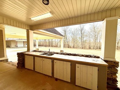 This gorgeous 5 bedroom, 3.5 bath home with a bonus room offers - photo 8