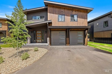 Lake Home For Sale in Mccall, Idaho