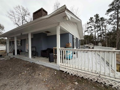 Beautifully Renovated Single-Level Home on a Spacious Acre Lot - photo 2