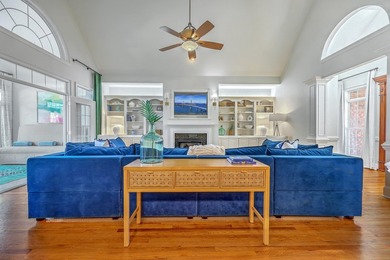 This luxury golf course home makes a stunning first impression - photo 12