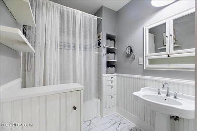 Welcome to this beautifully updated 1921 bungalow in historic - photo 12