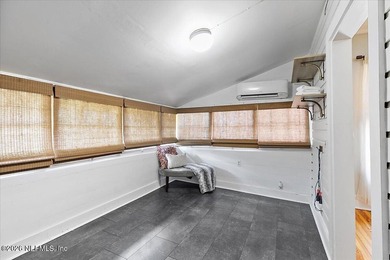 Welcome to this beautifully updated 1921 bungalow in historic - photo 14