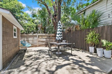 Welcome to this beautifully updated 1921 bungalow in historic - photo 17