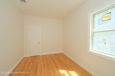 Brand-new construction two-family home in a prime Staten Island - photo 32
