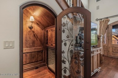 FULLY-FURNISHED GOLF CABIN AT PRESTIGIOUS BLACK ROCK. An - photo 11