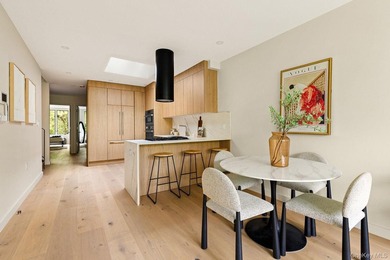ROOFTOP PENTHOUSE CHARM. EXQUISITE MODERN DESIGN. BOUTIQUE - photo 3