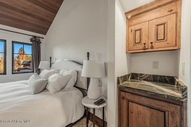 FULLY-FURNISHED GOLF CABIN AT PRESTIGIOUS BLACK ROCK. An - photo 42