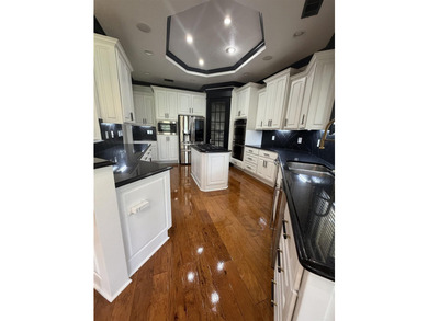 Welcome to 60 Deauville Circle in the highly sought-after Chenal - photo 3