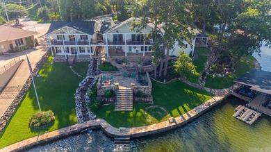 Welcome to this exceptional Lake Hamilton estate where timeless - photo 2