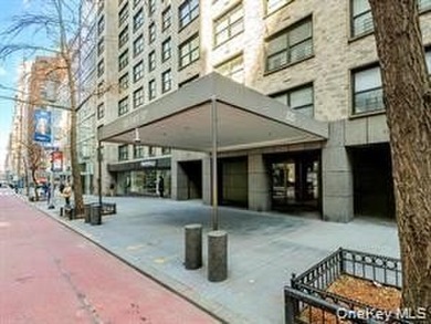 The fabulous Harridge House, built in 1963 with 124 apartments - photo 1