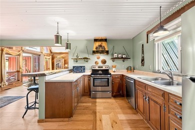 Welcome to your own private sanctuary! This stunning - photo 32