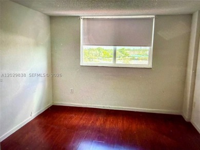 NVESTMENT PRICED TO SELL!!! This beautiful 1/1 + DEN has - photo 9