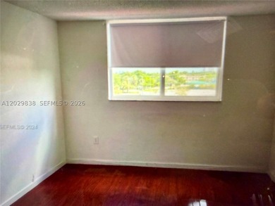NVESTMENT PRICED TO SELL!!! This beautiful 1/1 + DEN has - photo 10