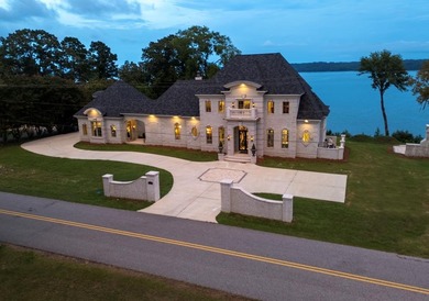 Lake Eufaula / Walter F George Reservoir Home For Sale in Eufaula Alabama