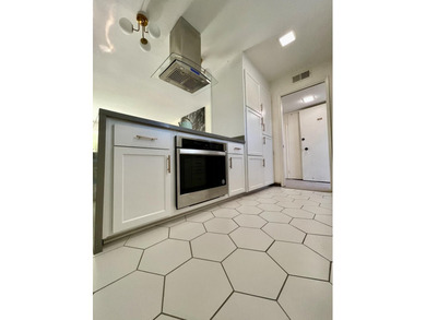 Mid Century marvel, stylishly renovated by resident owner - photo 12