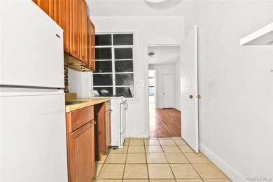 Welcome to Residence 2A at 211 East 88th Street - a charming - photo 14