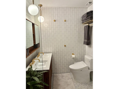 Mid Century marvel, stylishly renovated by resident owner - photo 21