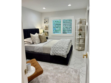 Mid Century marvel, stylishly renovated by resident owner - photo 23