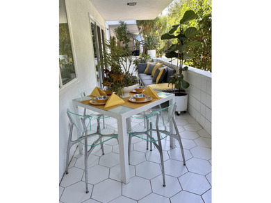 Mid Century marvel, stylishly renovated by resident owner - photo 30
