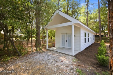 Rare opportunity in this newly renovated property featuring a - photo 31