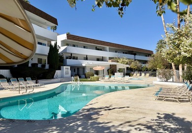 Mid Century marvel, stylishly renovated by resident owner - photo 34