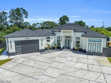 Welcome to a one-of-a-kind modern luxury residence where - photo 1