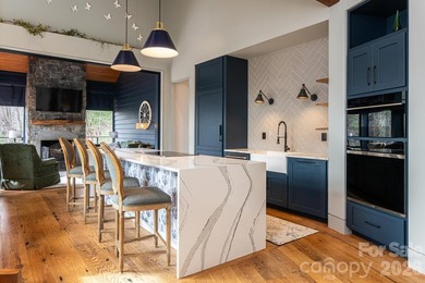 Luxury mountain living at its finest in this one-level, stunning - photo 12