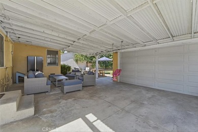 Welcome to this beautiful traditional home, where classic 1940s - photo 24