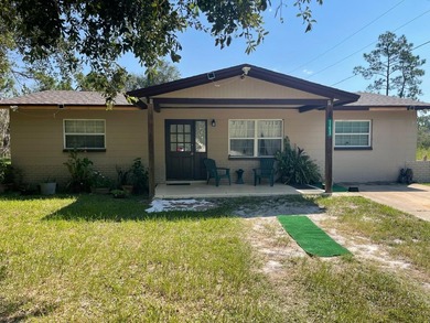 NO FLOOD ZONE! NO HOA! NO CDD FEES! This 3 bedroom, 1 bath Home - photo 1