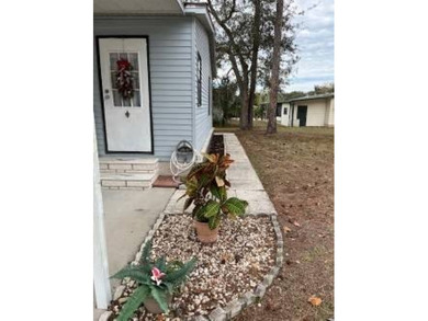 Welcome to this well kept 2 bedroom, 2 bathroom manufactured - photo 4