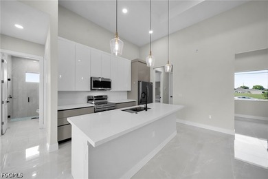 Experience the best of SOUTHWEST FLORIDA living in this stunning - photo 10