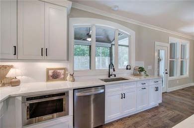 Welcome home to your gated retreat by the river! Luxury Living - photo 44