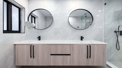 Beautifully renovated and completely move-in ready! This - photo 11