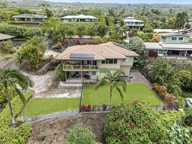 Perched at a comfortable elevation overlooking panoramic ocean - photo 1