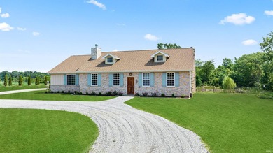 Follow the winding driveway to this beautiful Ranch style home - photo 2
