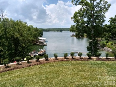 This is an absolutely stunning 6000 sq. ft. new construction - photo 4