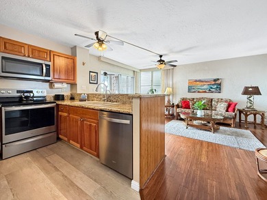 Located in the desirable Alii Villas complex on iconic Alii - photo 4