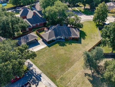 Nestled on over a third of an acre in a quiet cul-de-sac, this - photo 37