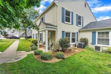 Lake Condo For Sale in Lake Orion, Michigan