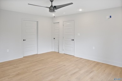 Waterfront Property in RBC! Completely Renovated, Almost new! - photo 24