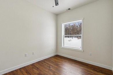 Brand new quality construction in Mallwood Estates with Lake - photo 11