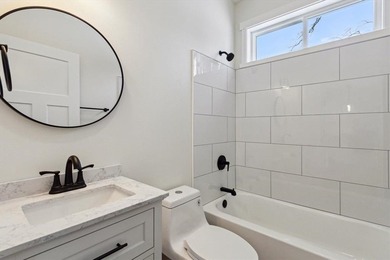 Brand new quality construction in Mallwood Estates with Lake - photo 12