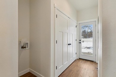 Brand new quality construction in Mallwood Estates with Lake - photo 13
