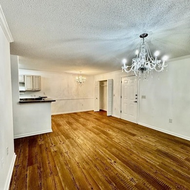 LOCATION, LOCATION, LOCATION. Welcome to this long-term rent - photo 14